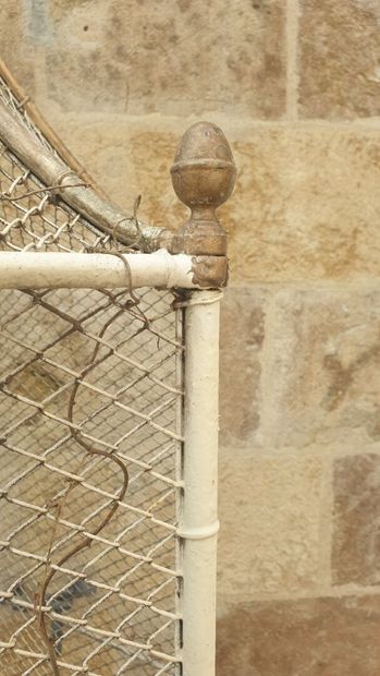 Bird cage, late 19th century.

H. 225, D.71...