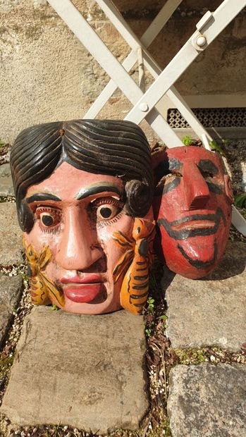 MANNETTE of masks in carved wood and gilded...