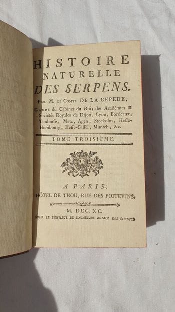 Lot of books including:

- BUFFON, Histoire...