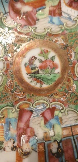 CHINA, 19th century

Canton porcelain butter...