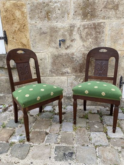 Paire de chaises en acajou et placage d'acajou,...