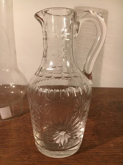 Glass decanter, early 20th century 

H. 18...