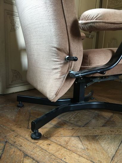 Resting armchair, circa 1970

H. 104, L....