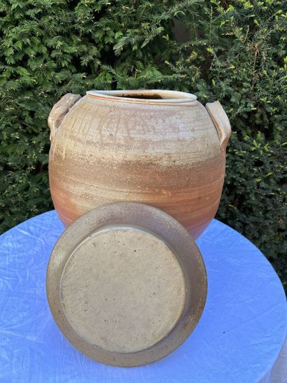 Stoneware salt cellar, 20th century

H. 50...