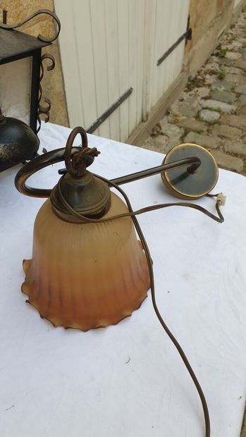 MANNETTE de bougeoirs, une lampe pigeon,...
