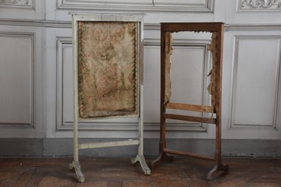 Deux écrans de cheminée, XIXe siècle

L'un...