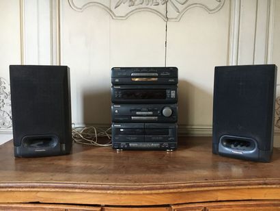 
Chaîne Hi-Fi




H. 34 cm





