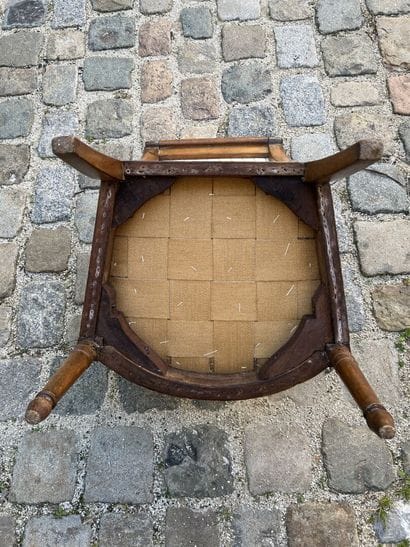 Fauteuil directoire en bois naturel

A dossier...