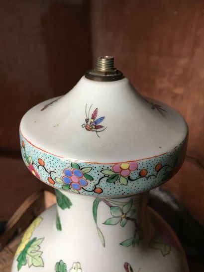 Vase mounted as a lamp, 19th century

In...