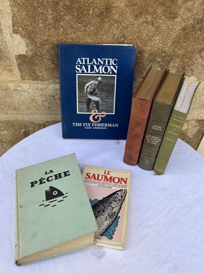 MANNETTE of books on fishing