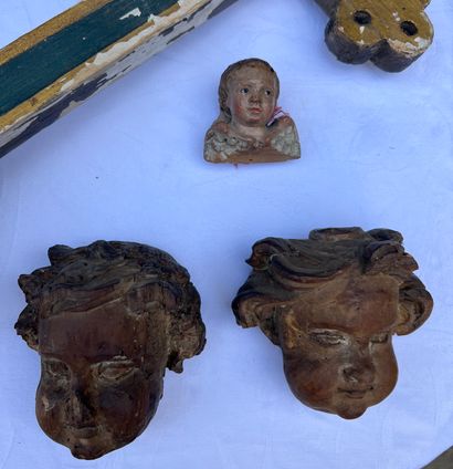 MANNETTE d'objets religieux

MANNETTE of...