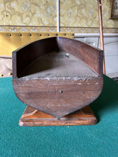 Model of the stern of a ship propelled by...