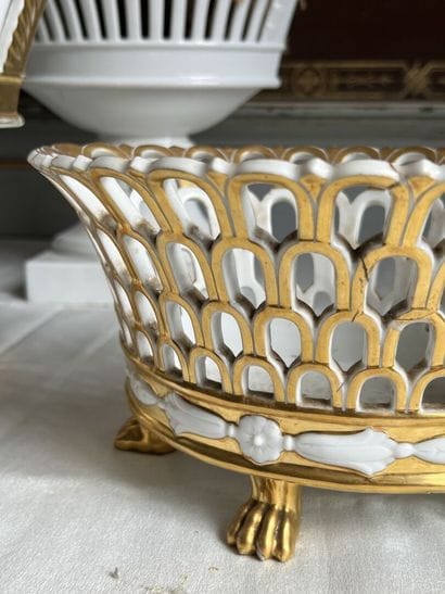 PARIS, XIXème

Suite de trois bouquetières...