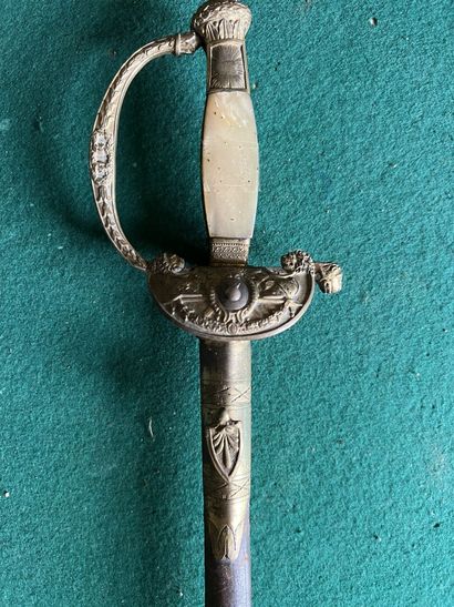 Officer's sword of Grenadiers. Spindle with...