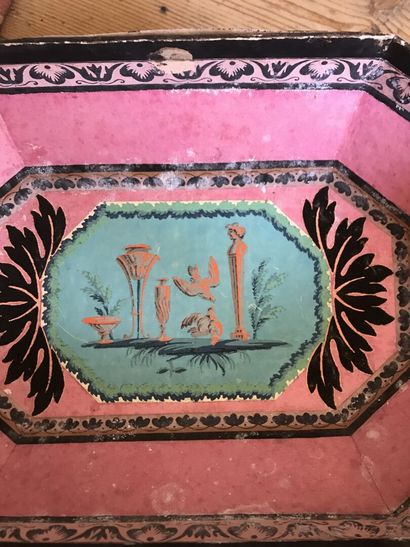 Painted paper workbox, circa 1800, octagonal...