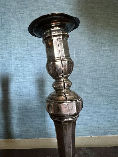 Paire de flambeaux en argent, maitre orfèvre...