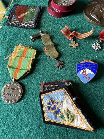 Memorabilia of Major General de G. Lot: collar...