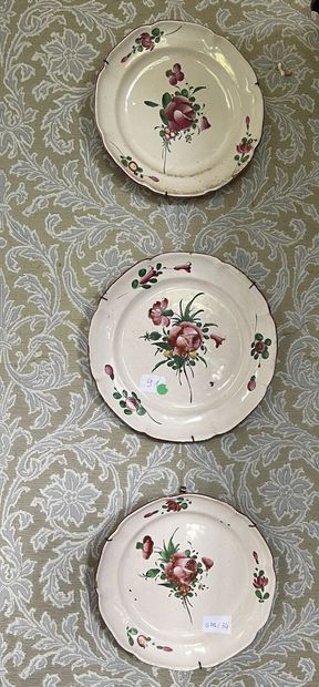Lot including 5 plates and a large dish in...