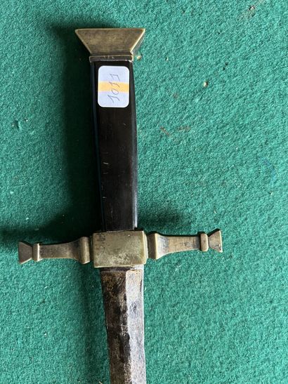 Glaive. Horn fuse. Brass mounting. Guard...