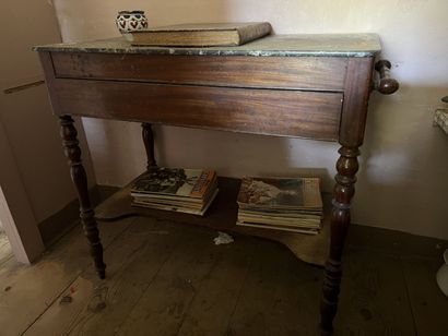 Table de toilette en acajou et placage d'acajou,...