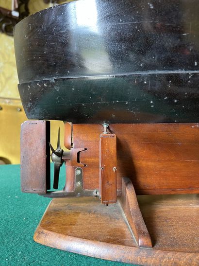 Model of the stern of a ship propelled by...