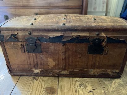 Napoleon III period trunk in canvas and ...