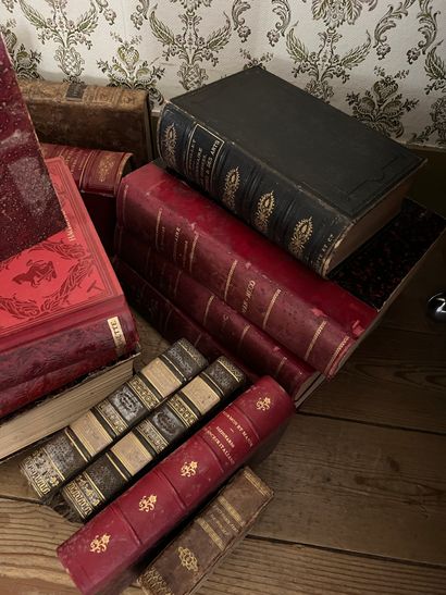 Mannette C de livres & dictionnaires français...