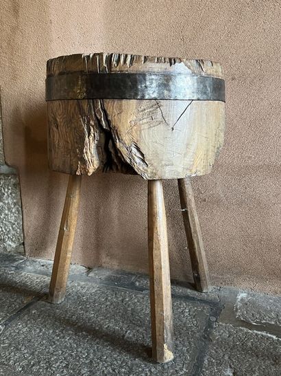 Billot en bois, fin XIXème

H. 81 cm