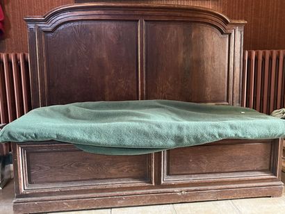 Banc de hall en chêne mouluré, fin du XIXème

A...