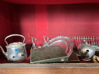For lot de couverts, pièces de service, bouilloire,...