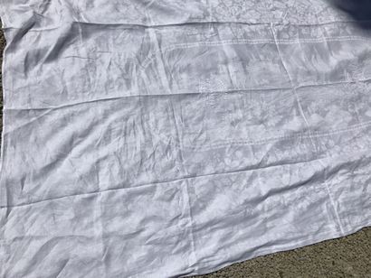 Linen damask tablecloth, circa 1830-1840,...