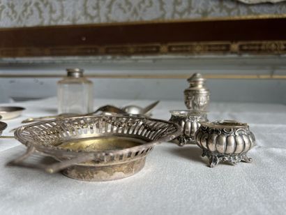 Lot en argent comprenant :

3 cendriers,...