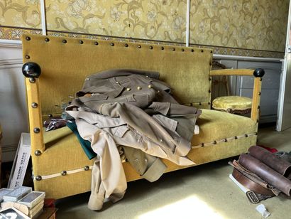 Banquette en bois capitonnée, style Renaissance

H....