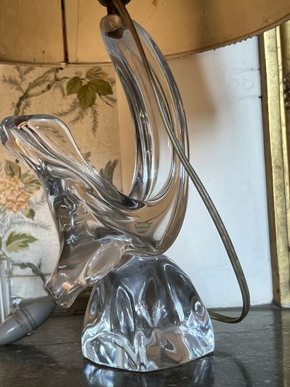 DAUM, XXème siècle

Lampe en cristal à décor...