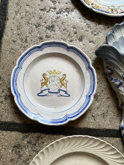 GIEN, vers 1880

Lot comprenant une paire...