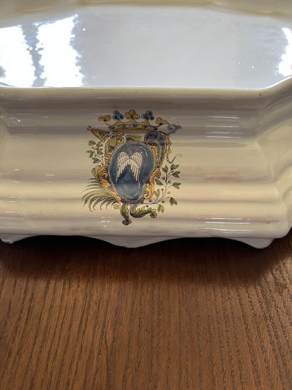 Attributed to Moustiers, XVIIIth century

White...