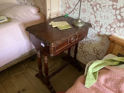 Table travailleuse en acajou et placage d'acajou,...