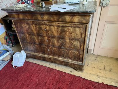Commode en acajou et placage d'acajou d'époque...