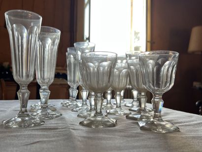 Partie de service en cristal comprenant :

Dix...