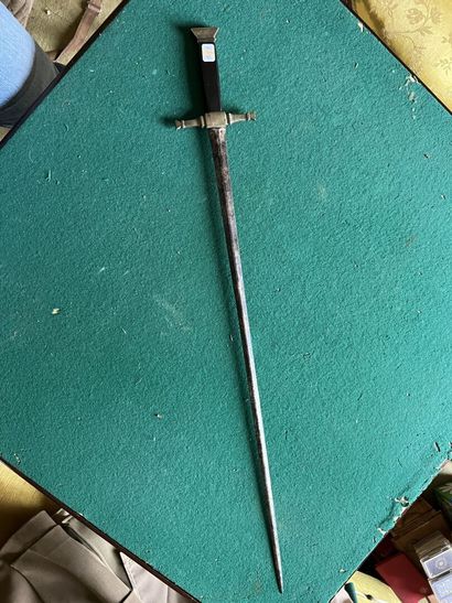Glaive. Horn fuse. Brass mounting. Guard...