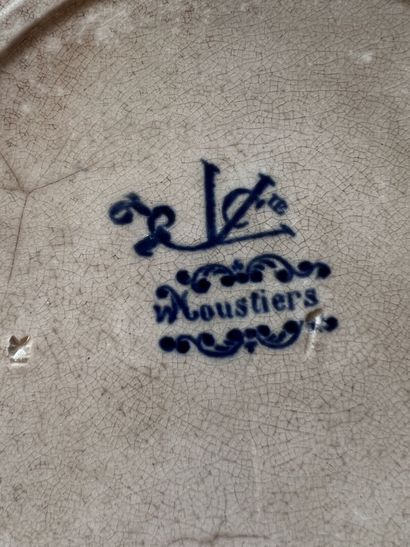 VIEILLARD à Bordeaux, vers 1900, modèle Moustiers

Partie...