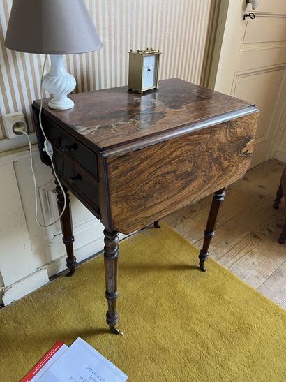 Deux tables à volet en acajou, l'une en placage...