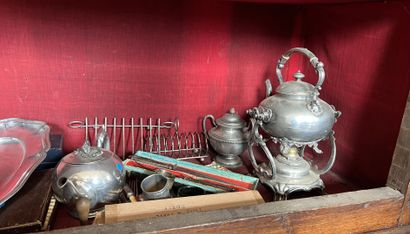 For lot de couverts, pièces de service, bouilloire,...