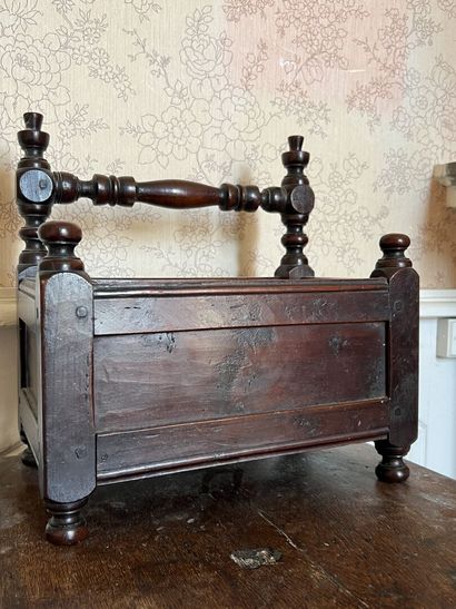 Walnut box, popular work from the end of...