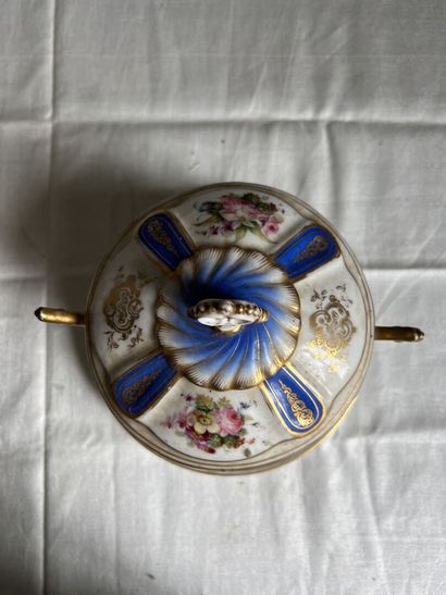 PARIS, Louis Philippe period

Pair of covered...