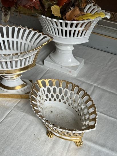 PARIS, XIXème

Suite de trois bouquetières...