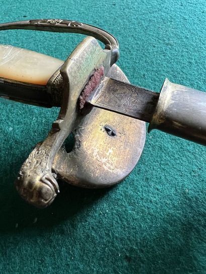 Officer's sword of Grenadiers. Spindle with...