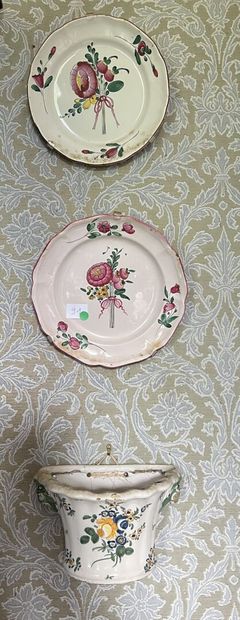 Lot including 5 plates and a large dish in...