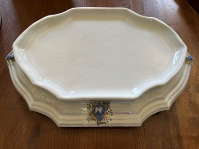 Attributed to Moustiers, XVIIIth century

White...