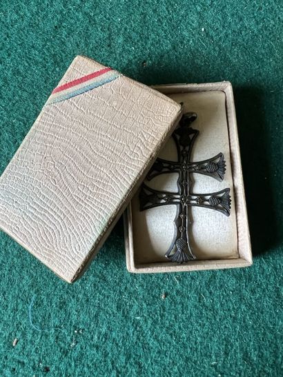 Patriotic souvenir. Cross of Lorraine, openwork,...
